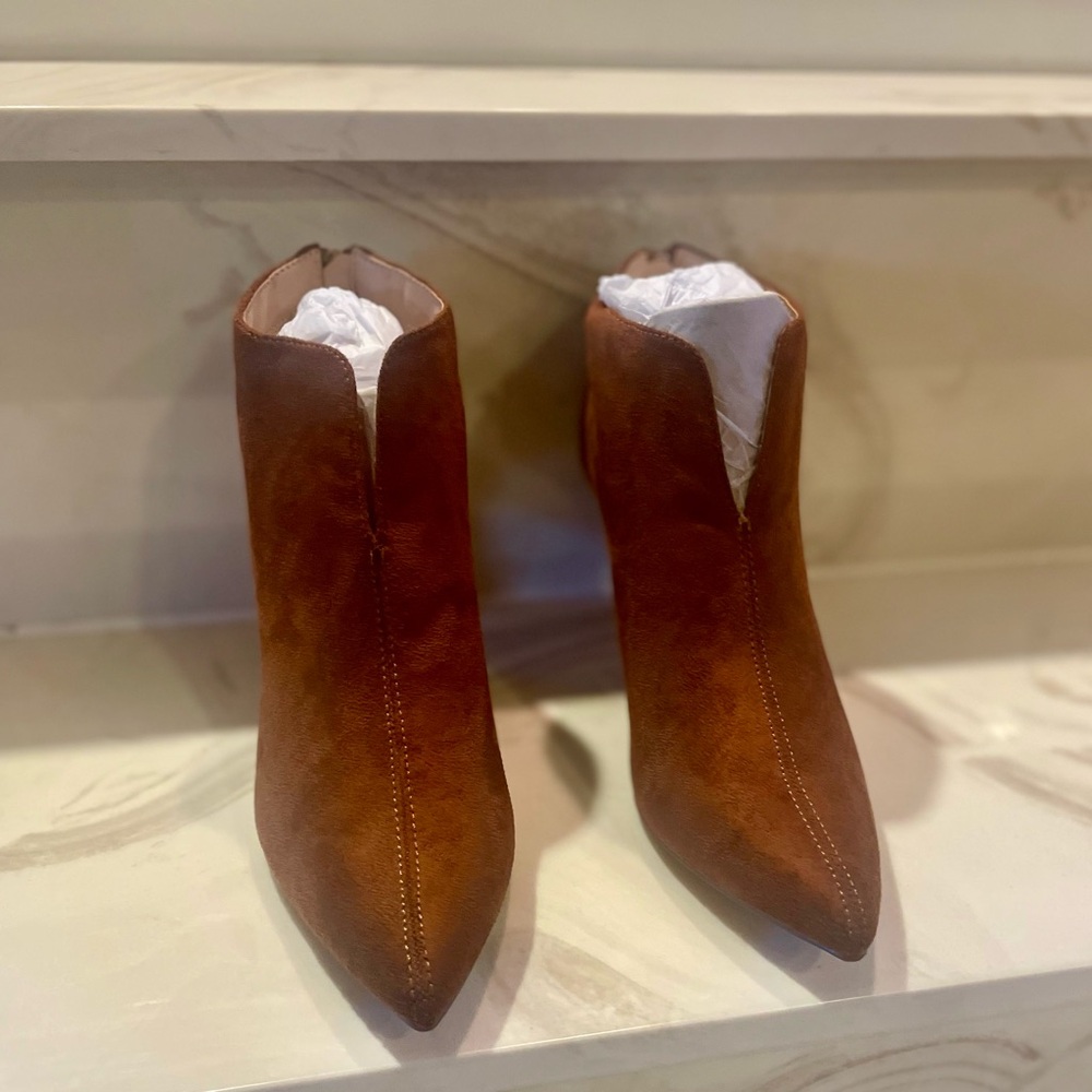 Brand New! NY&C Brown Suede Booties Sz 8.5